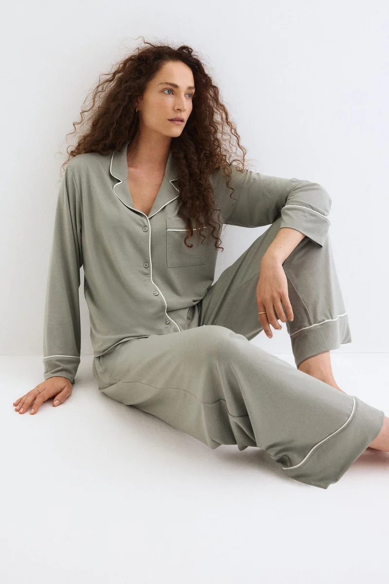 اتش اند ام بيجاما بتفاصيل مميزة من تشكيلة ماما